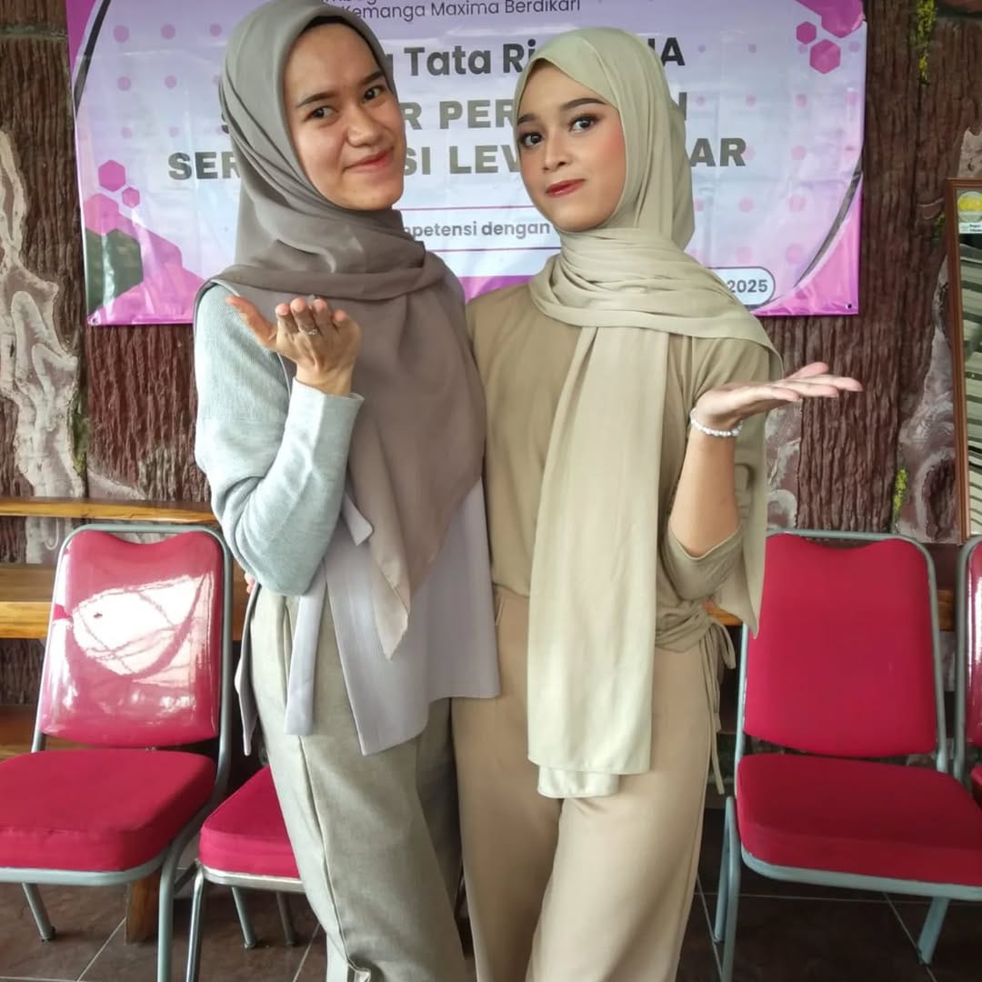 Dokumentasi Training Tata Rias